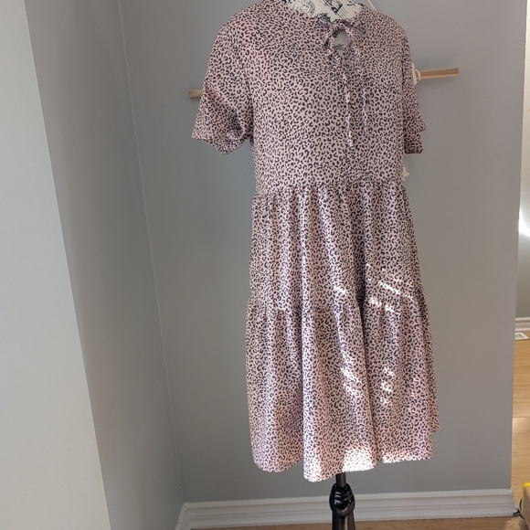 2/$20 Cute dress Pink Cheetah Tiered Shirt Sleeve Tie Front Medium - Picture 3 of 7